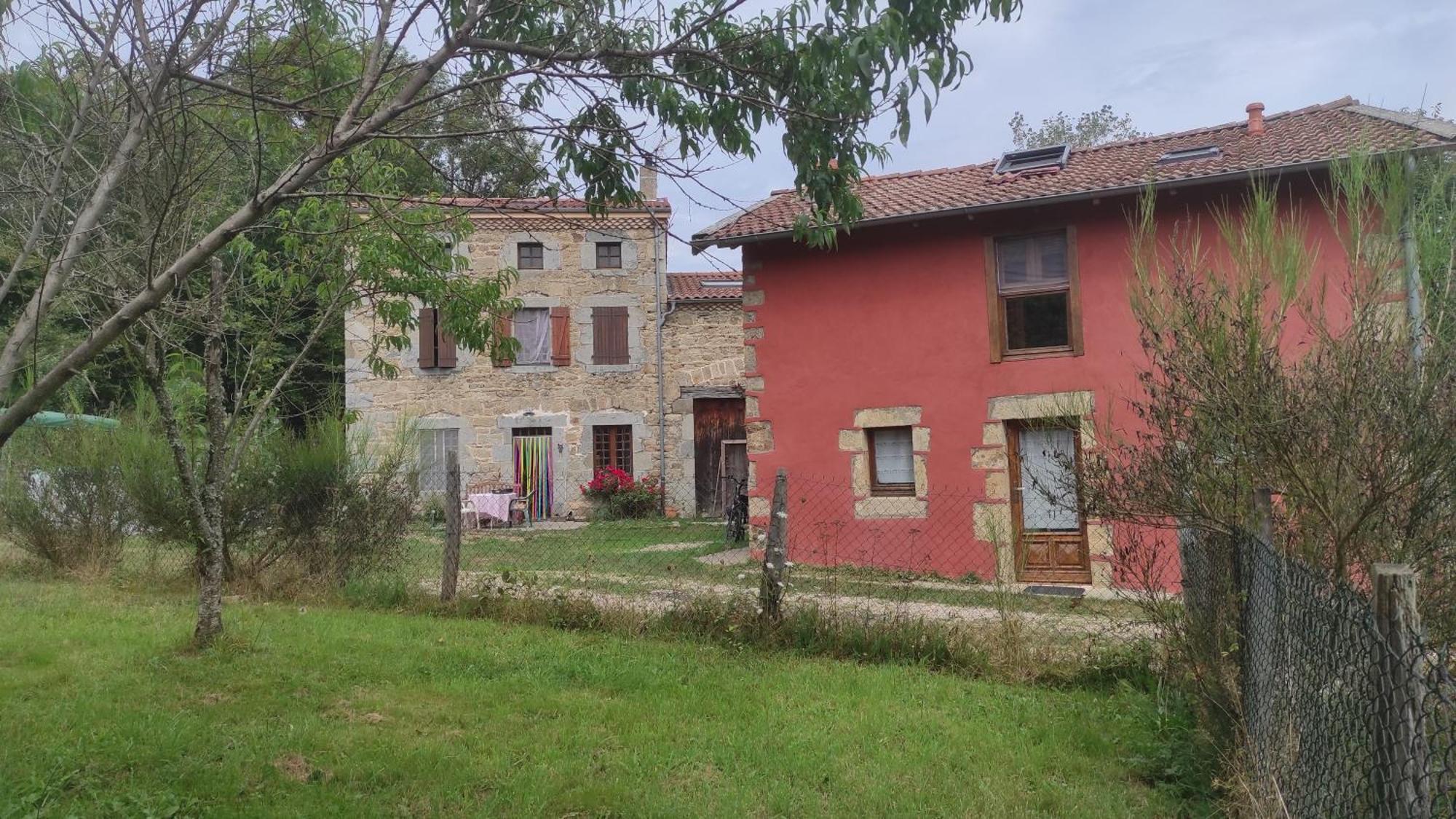 Gite La Roche Bertignat Екстериор снимка